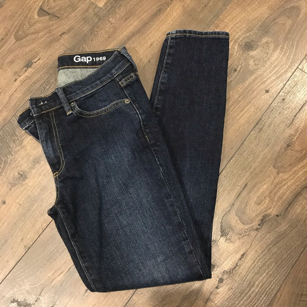GAP Skinny Jeans Dark Wash 26P